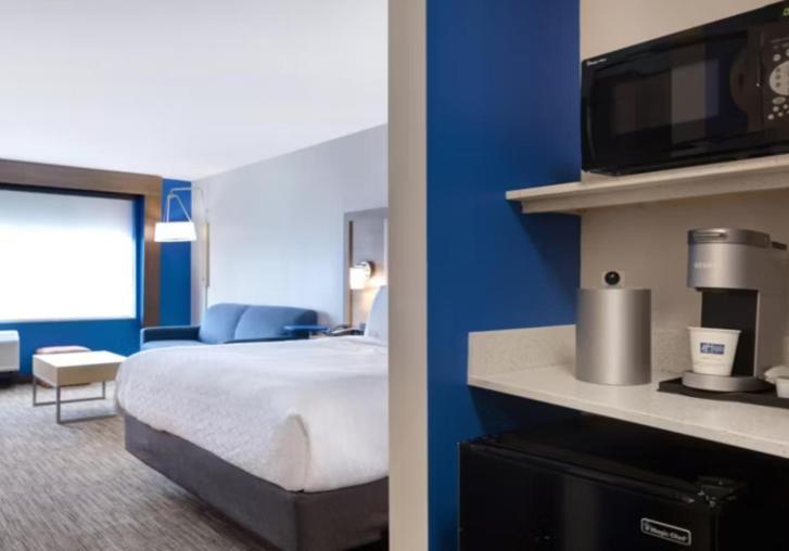 Express & - Detroit - By Ihg 2*