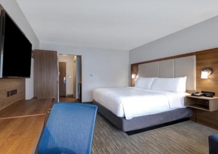Express & - Detroit - By Ihg