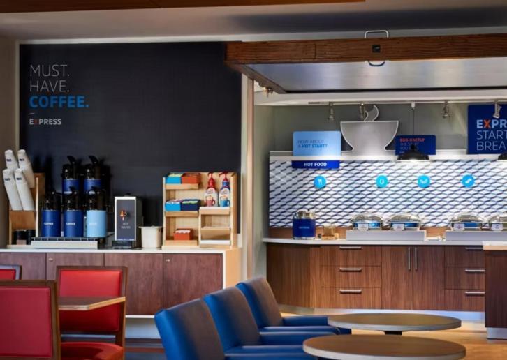 Hotel Express & - Detroit - By Ihg 2*